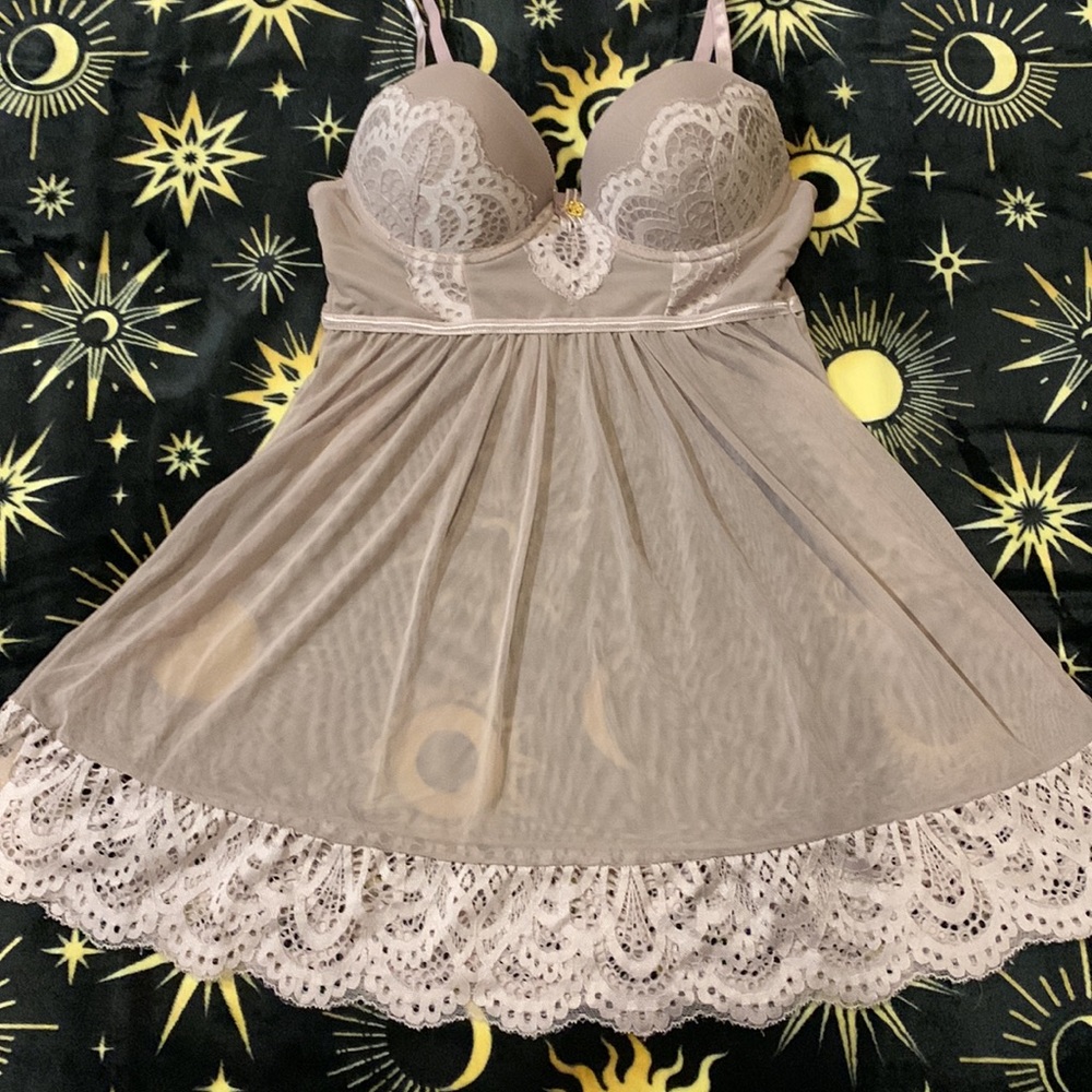***FREE W/ PURCHASE*** Pretty Lacey Babydoll Chemise Lavender - Picture 2 of 6